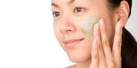 轻松消灭白头粉刺 6个专业方法助你重现光滑肌肤
